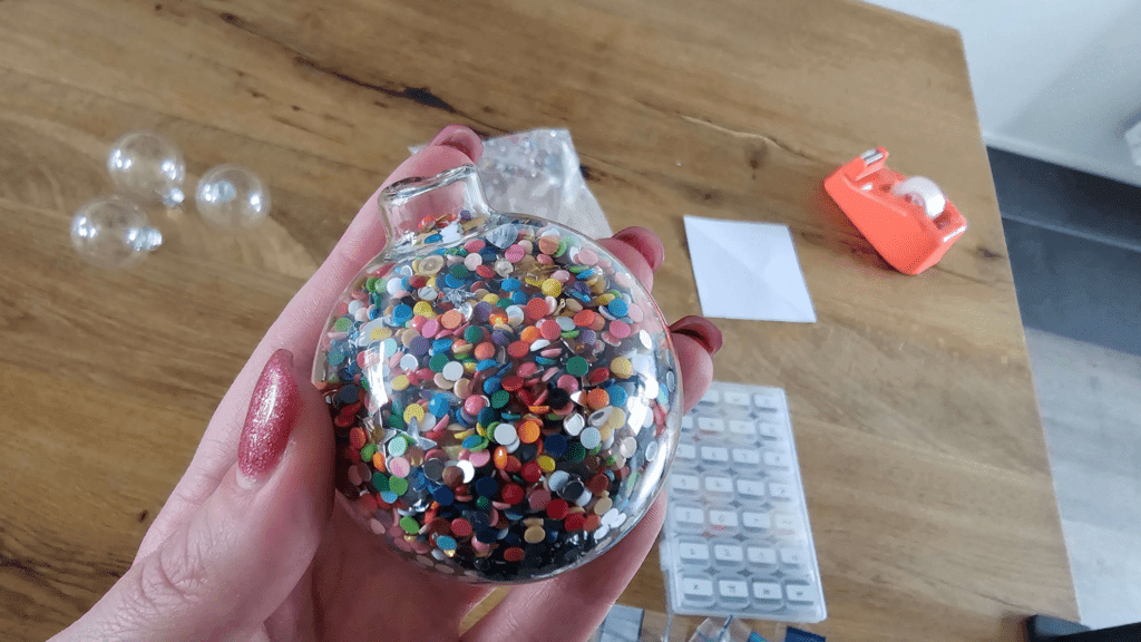 Zelf een Diamond Painting kerstbal maken