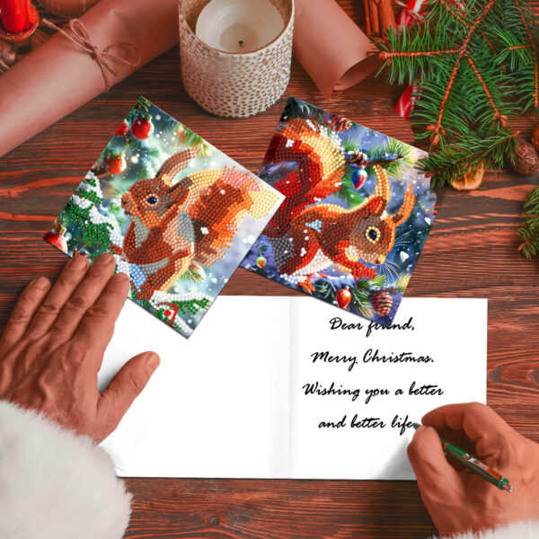 Diamond Painting kerstkaart met een eekhoorn in kerstsfeer